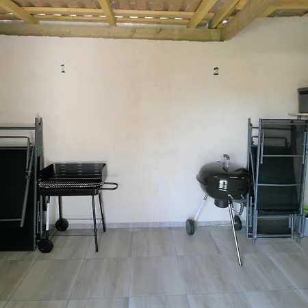 Maisonnette Renovee 2/3 Pers, Deco Soignee, 750m Plage, Jardin Commun, Emplacement Voiture - Fr-1-22-348